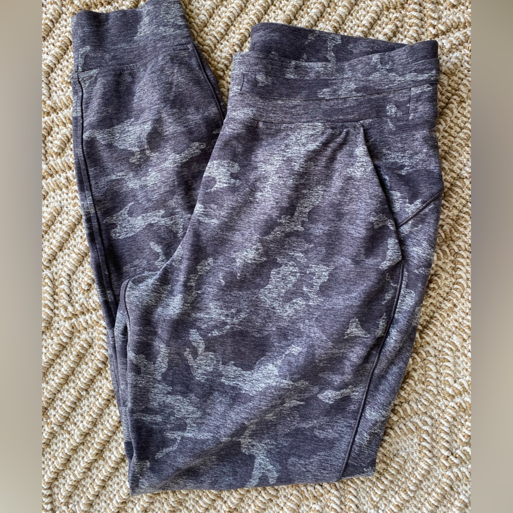 Lululemon ready to rulu joggers camo size 10
